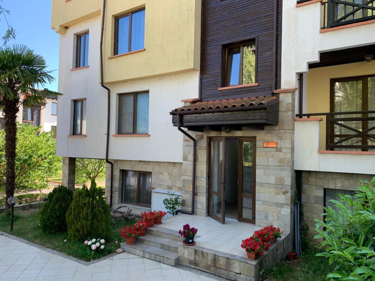 Apartment At St. Nicholas Complex-Igora 切尔诺莫雷茨 外观 照片